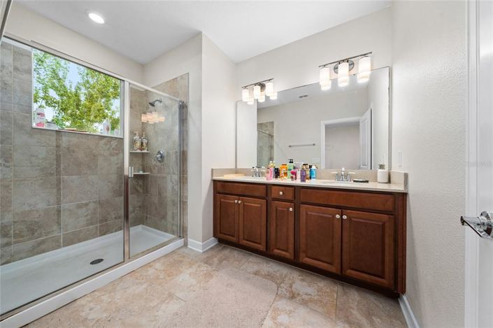 Image No.16-3 Bed Townhouse for sale