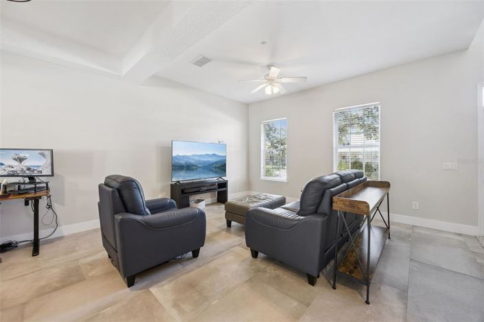 Image No.16-3 Bed Townhouse for sale