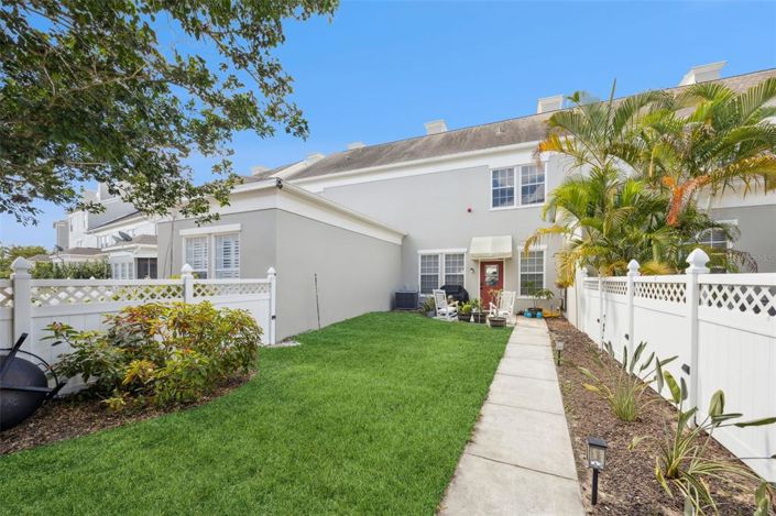 Image No.47-3 Bed Townhouse for sale