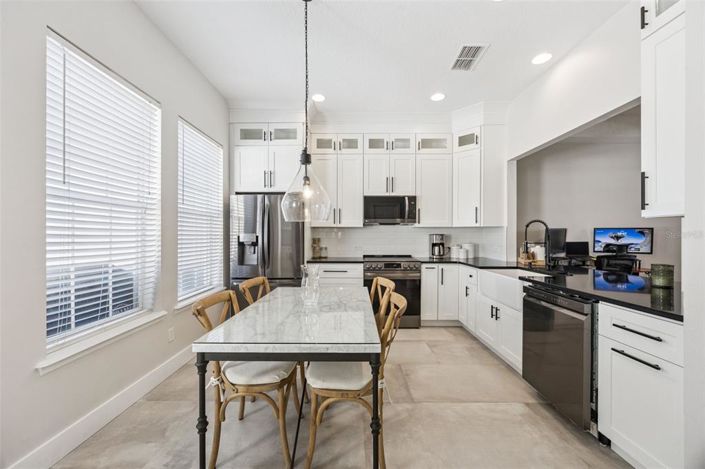 Image No.6-3 Bed Townhouse for sale