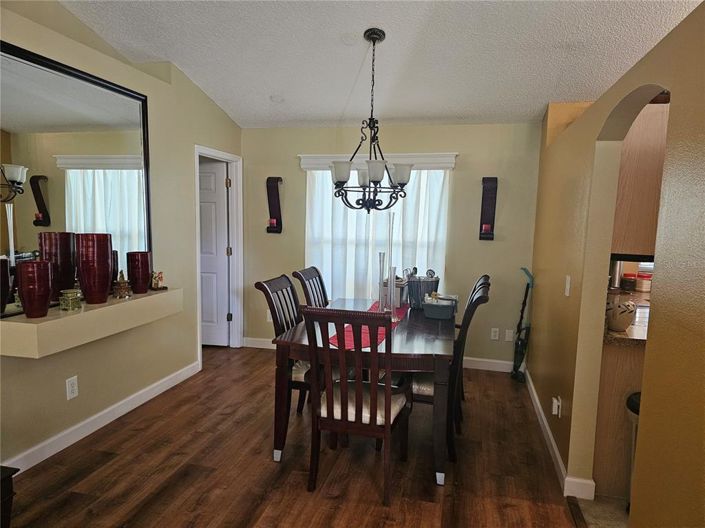 Image No.12-3 Bed Property for sale