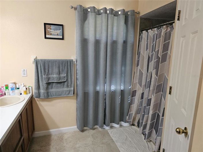 Image No.18-3 Bed Property for sale