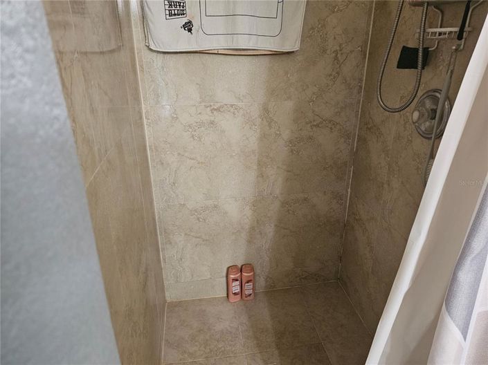 Image No.19-3 Bed Property for sale