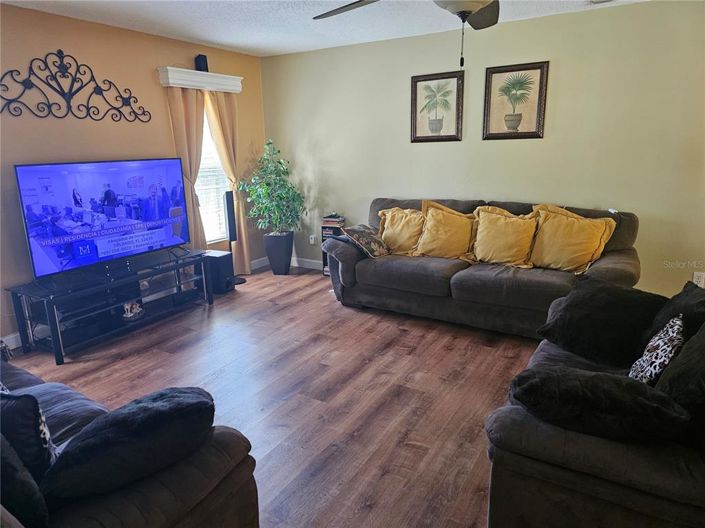 Image No.26-3 Bed Property for sale