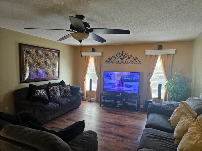 Image No.9-3 Bed Property for sale