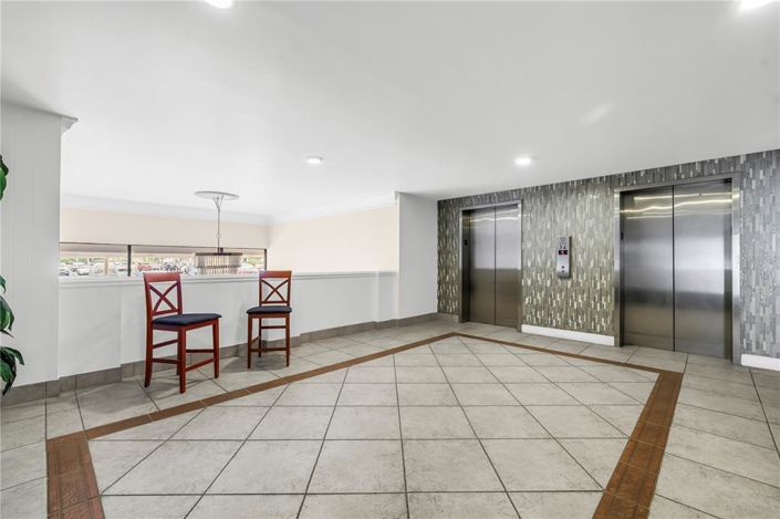 Image No.10-2 Bed Property for sale