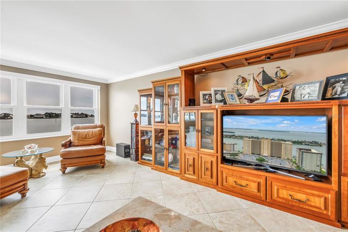 Image No.18-2 Bed Property for sale