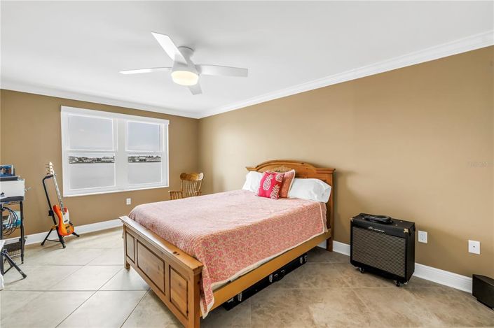 Image No.36-2 Bed Property for sale