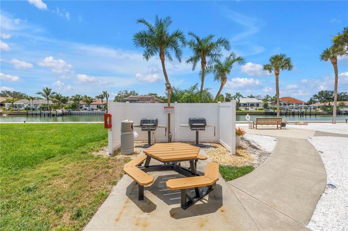 Image No.55-2 Bed Property for sale