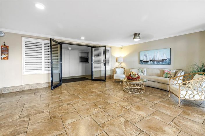 Image No.8-2 Bed Property for sale