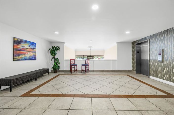 Image No.9-2 Bed Property for sale