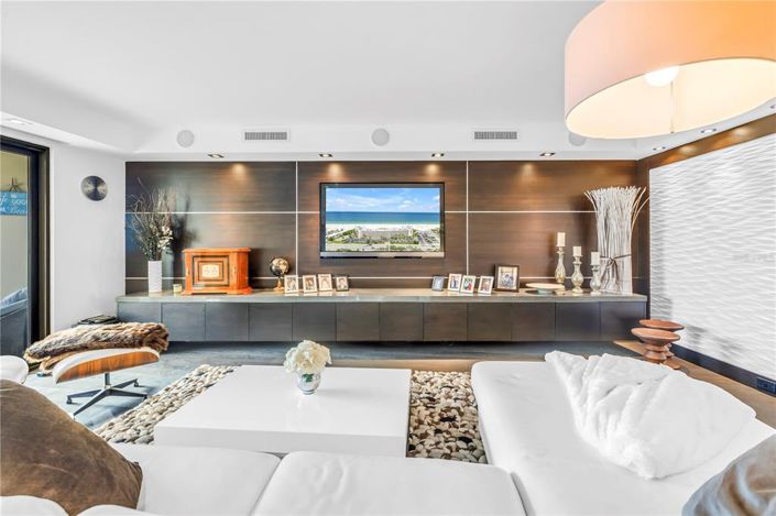 Image No.23-2 Bed Property for sale