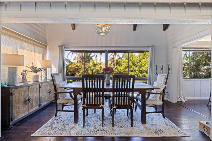 Image No.10-3 Bed Property for sale