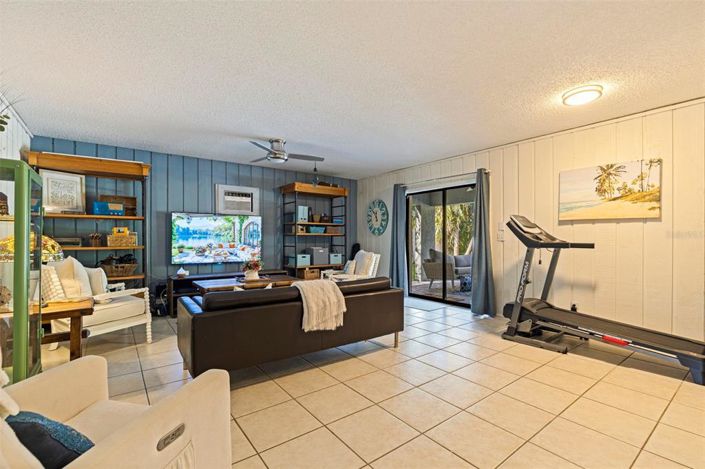 Image No.27-3 Bed Property for sale