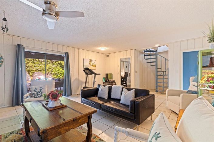 Image No.28-3 Bed Property for sale