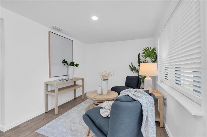 Image No.17-3 Bed Property for sale