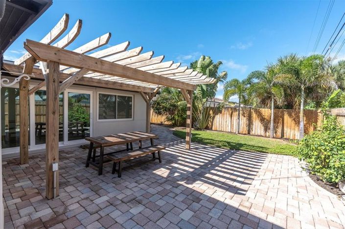 Image No.32-3 Bed Property for sale