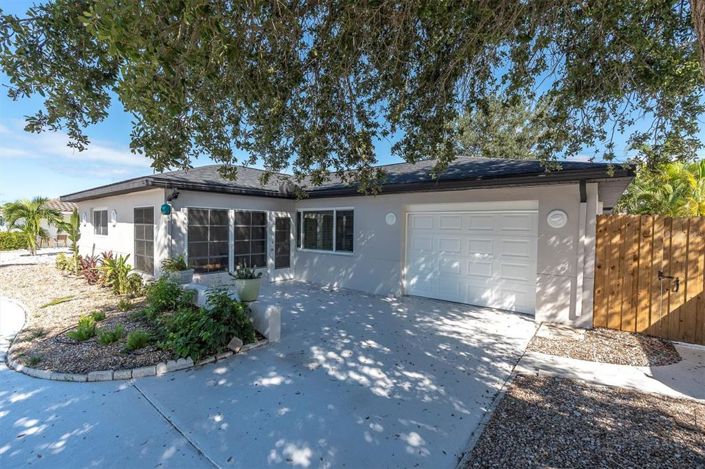 Image No.37-3 Bed Property for sale