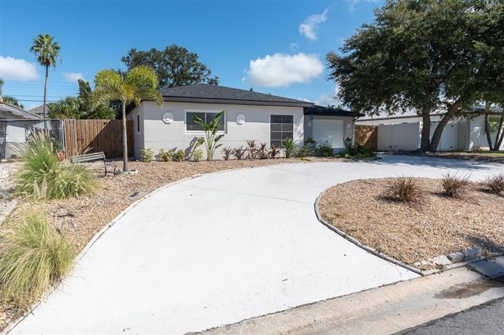 Image No.43-3 Bed Property for sale