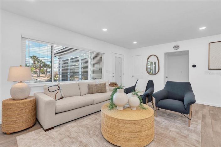 Image No.9-3 Bed Property for sale