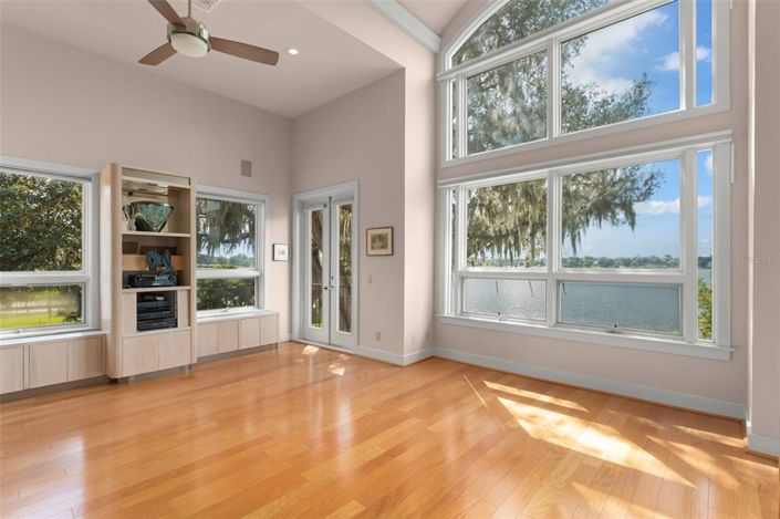 Image No.27-5 Bed Property for sale