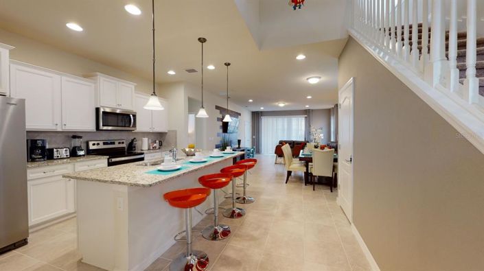 Image No.10-7 Bed Property for sale