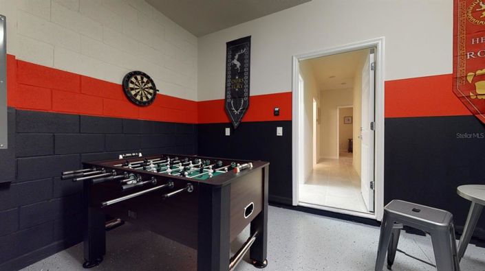 Image No.25-7 Bed Property for sale