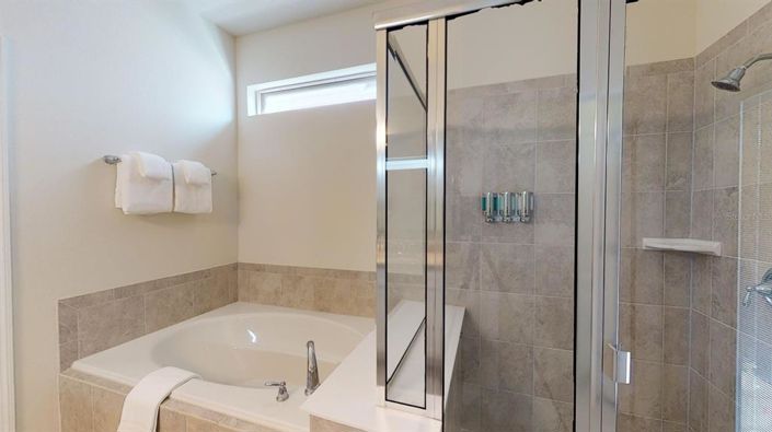 Image No.32-7 Bed Property for sale