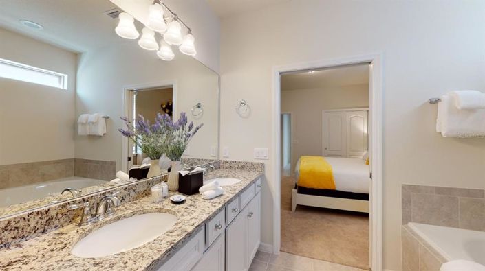 Image No.36-7 Bed Property for sale