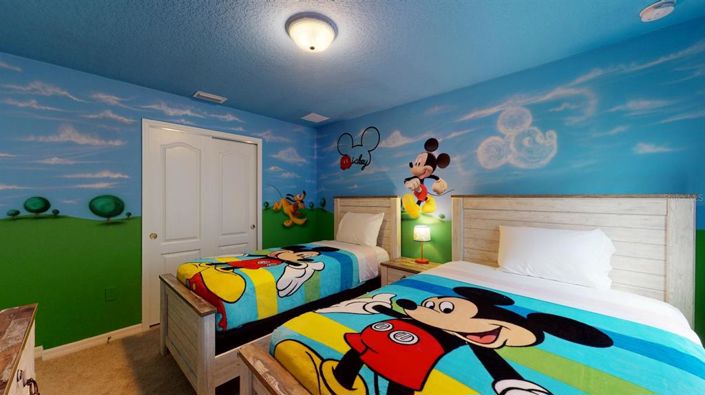 Image No.4-7 Bed Property for sale