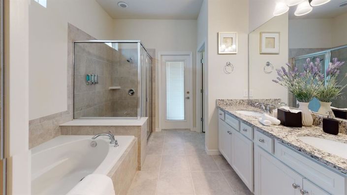 Image No.42-7 Bed Property for sale