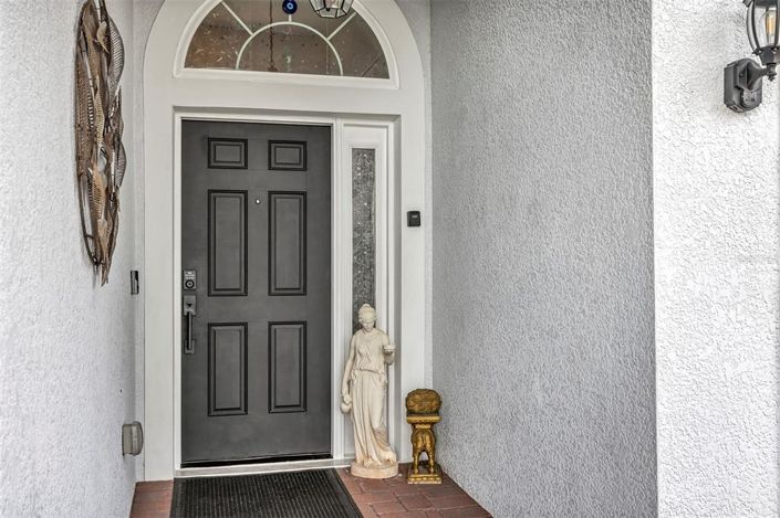 Image No.4-4 Bed Property for sale