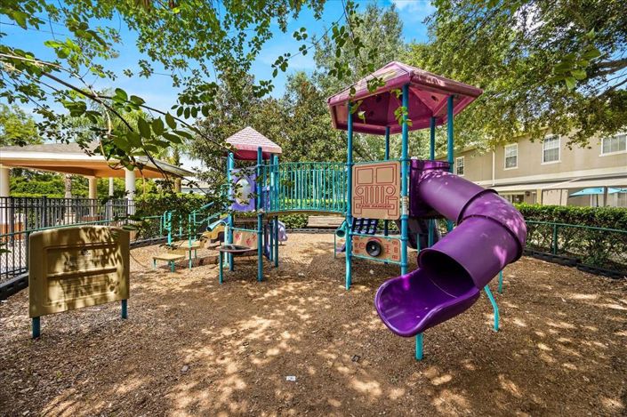 Image No.45-4 Bed Townhouse for sale