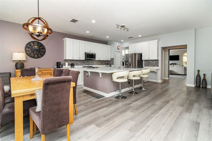 Image No.13-6 Bed Property for sale