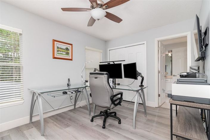 Image No.24-6 Bed Property for sale