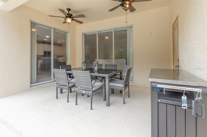 Image No.40-6 Bed Property for sale