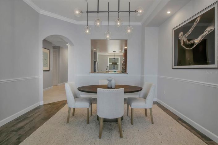 Image No.10-2 Bed Property for sale