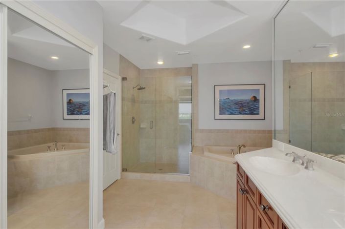 Image No.17-2 Bed Property for sale