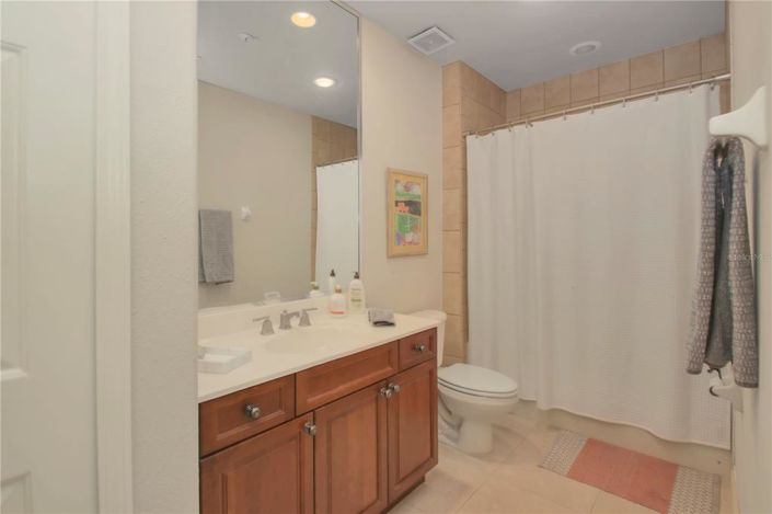 Image No.18-2 Bed Property for sale