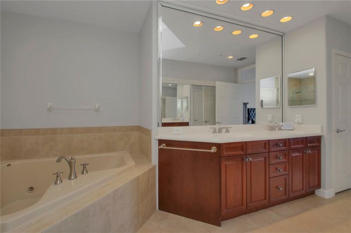 Image No.20-2 Bed Property for sale