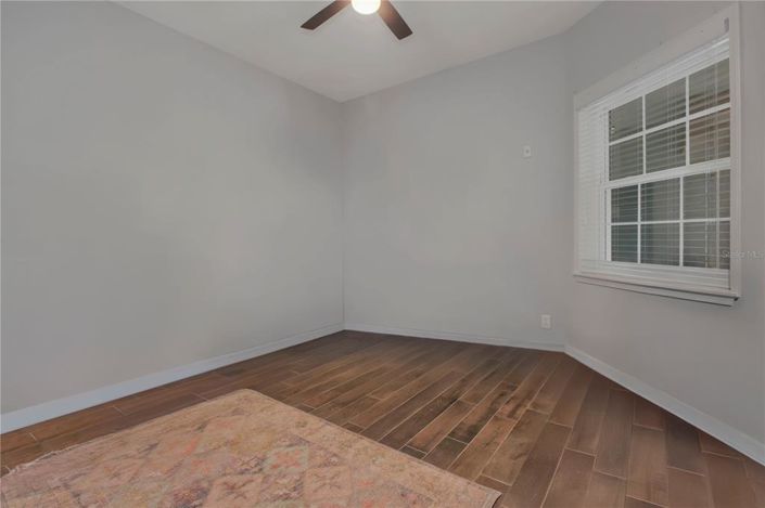 Image No.21-2 Bed Property for sale