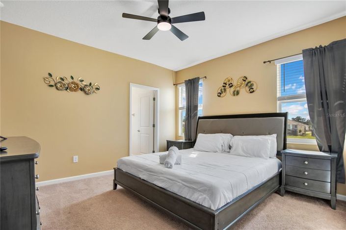 Image No.17-15 Bed Property for sale