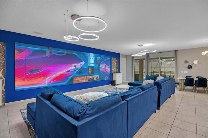 Image No.2-15 Bed Property for sale