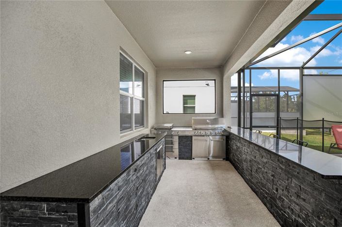 Image No.28-15 Bed Property for sale