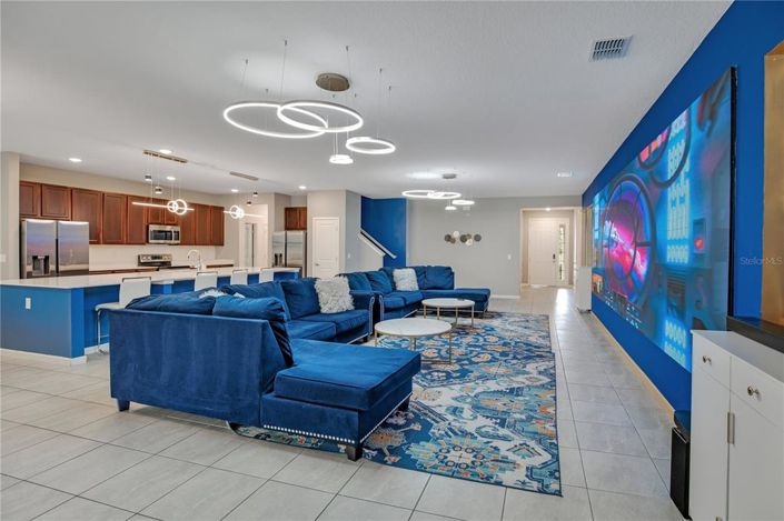 Image No.3-15 Bed Property for sale