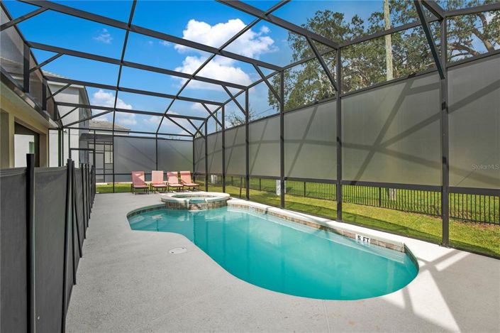 Image No.32-15 Bed Property for sale