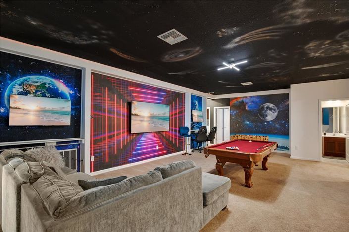 Image No.8-15 Bed Property for sale