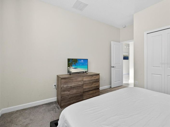 Image No.18-5 Bed Property for sale