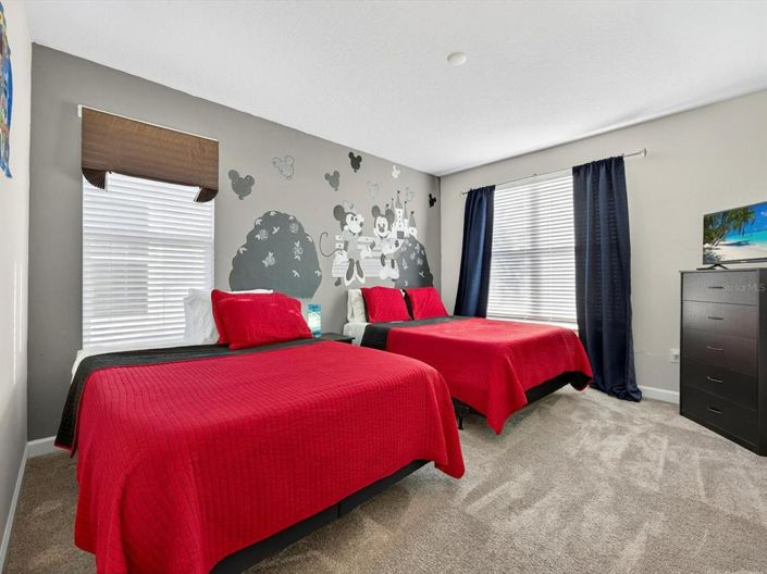 Image No.26-5 Bed Property for sale