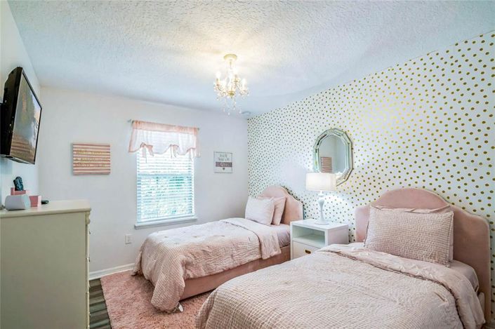 Image No.31-5 Bed Property for sale